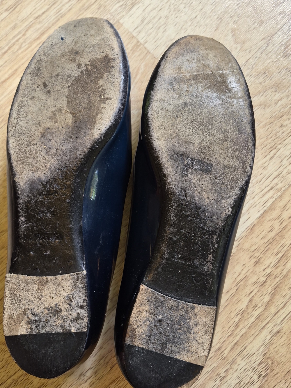 Louis Vuitton Women's Navy Patent Leather Ballet Flats - Picture 9 of 15